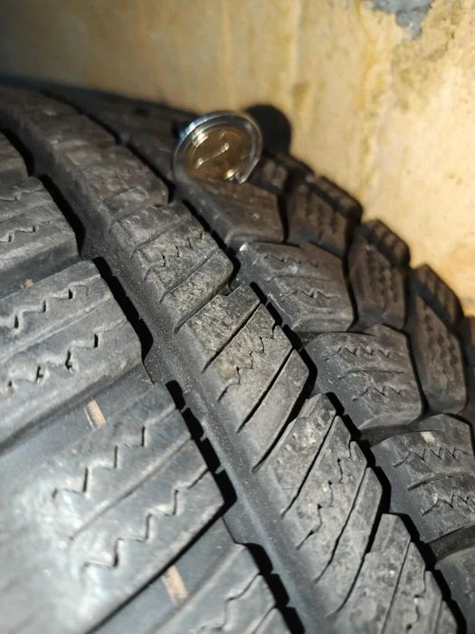Зимни гуми с джанти БМВ 195/65/15