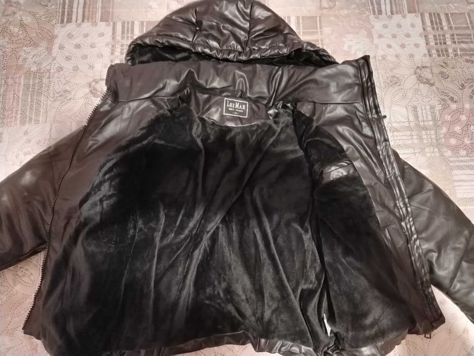 Дамско кожено яке М размер