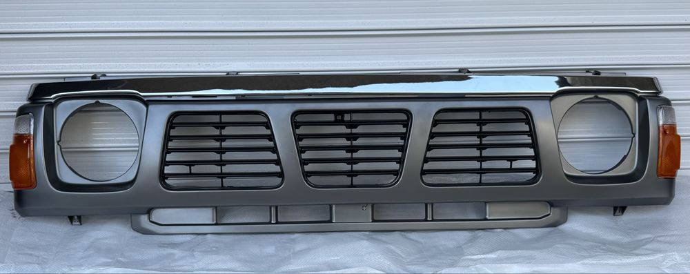 Решетка огледала мигачи стопове Nissan Patrol Y60