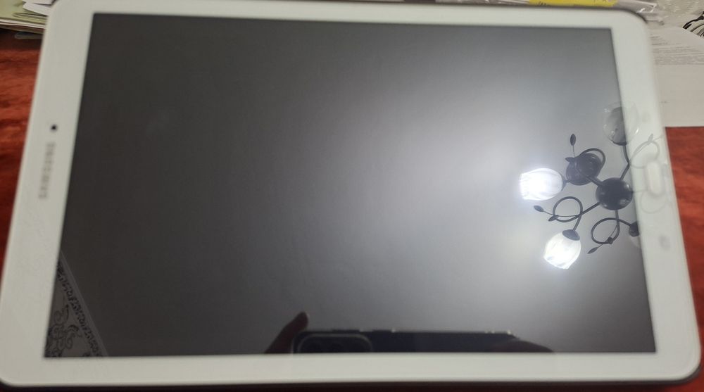 Продам новый плашет Samsung Galaxy ТаЬ Е SM-T561