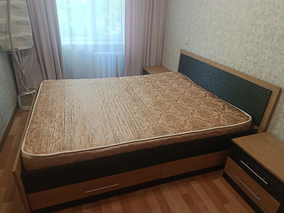 Продам спальный гарнитур