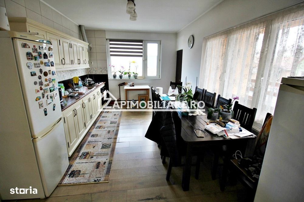 Casa 4 camere+spatiu comercial 420mp.6 bai,720mp teren