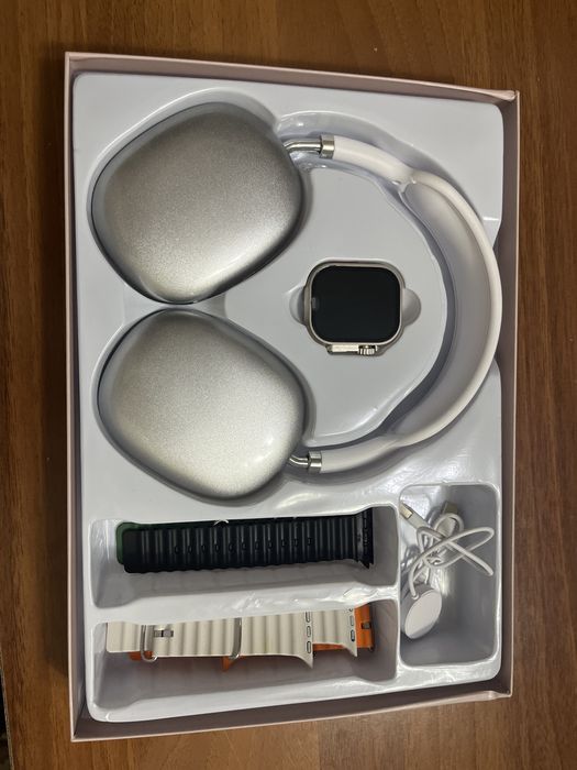 Набор apple наушников и apple watch