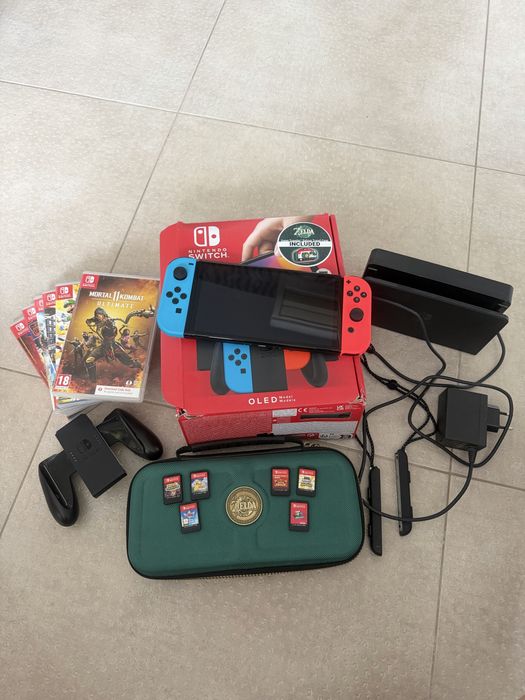 Комплект Nintendo Switch OLED с калъф The Legend of Zelda и 7 игри