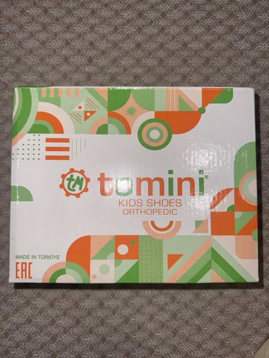 Продам кожаные туфли на мальчика размер 29