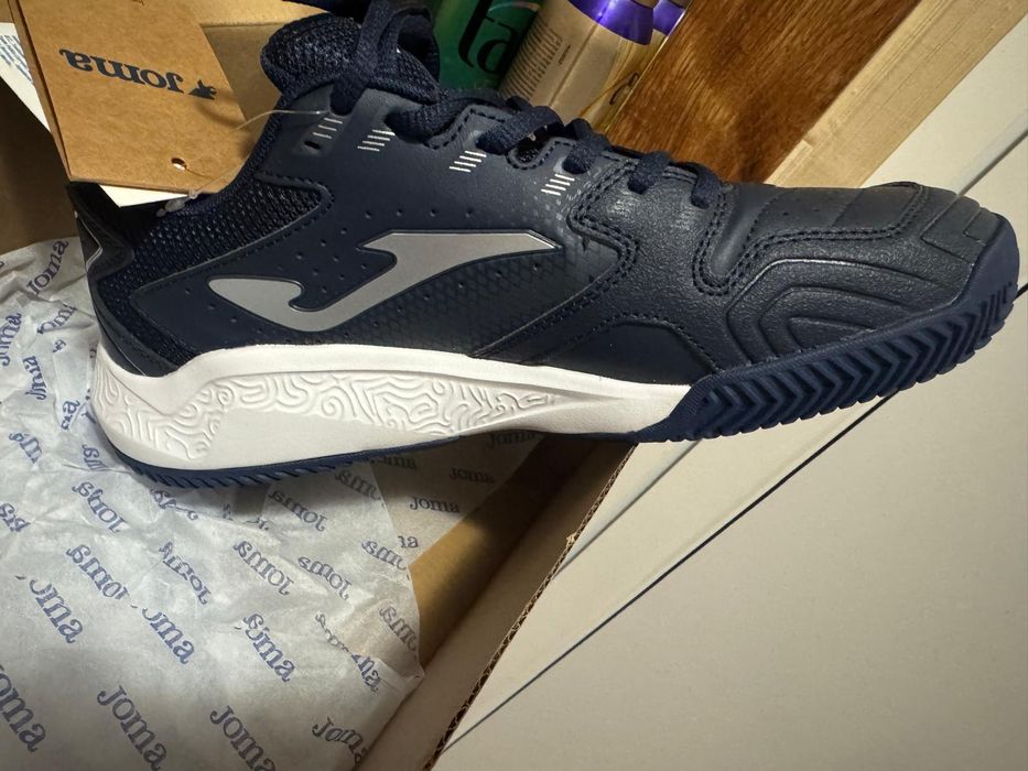 Продавам маратонки за тенис на корт Joma!