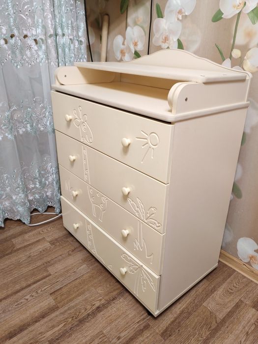 Пеленальный столик-комод