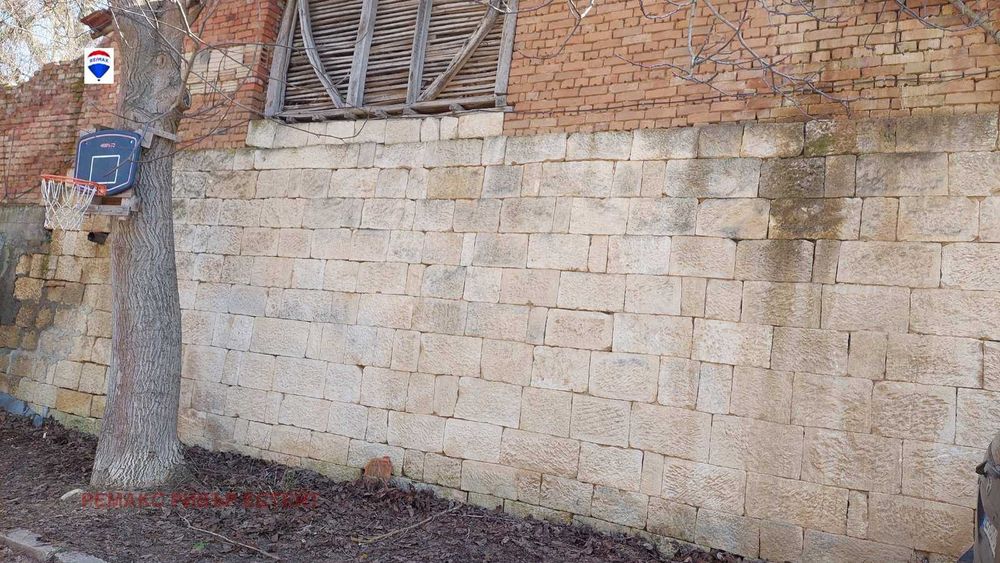 Къща за продажба в с. Червен