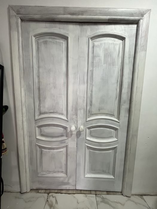 Есік сатылады / Продаются двери