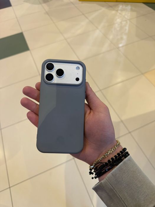 Vând Iphone 17 pro max