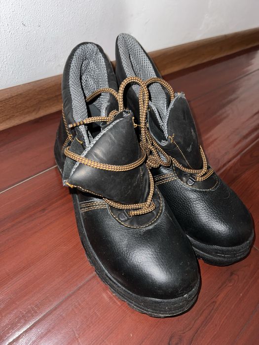 Спецобувь, разные модели