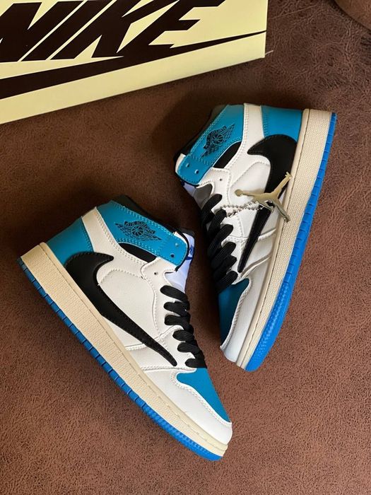 Nike Jorden  calitate foarte bună