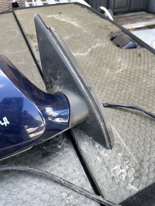 Врата дясна дясно огледало  брава Пасат б6 Passat b6 2006г