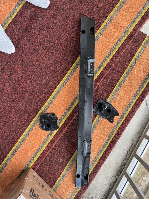 Усилитель заднего бампера Рав4