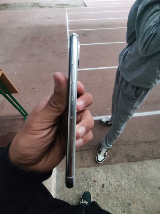 Iphone x xolati yaxshi