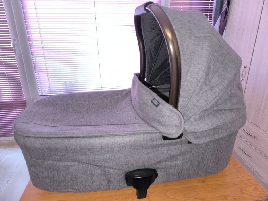 Бебешка/детска  количка mamas & papas ocarro - пълен комплект