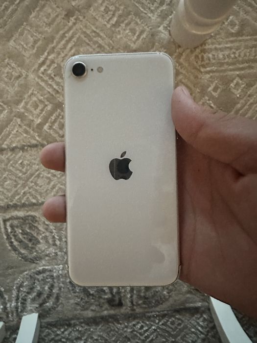 iPhone se 3 покалене