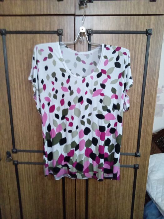 Продам блузки разные