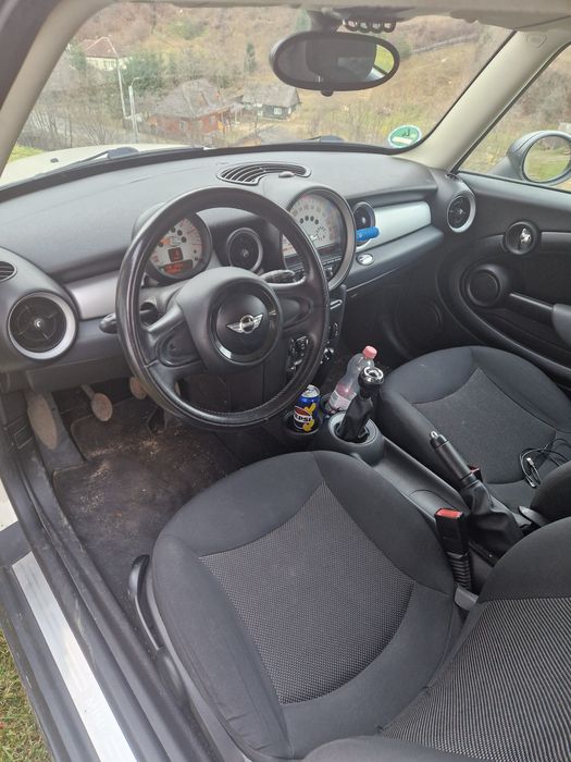 Mini Cooper One 2011