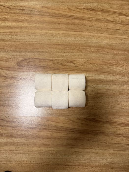 Кобан син, черен и бял цвят