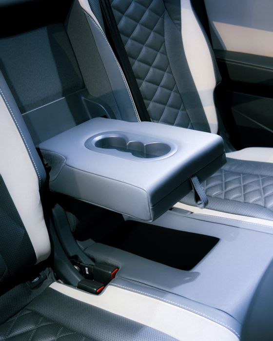 Volkswagen ID.6 CROZZ PRO, 601 km запас ход, 7-местный SUV, 84.8 kWh,