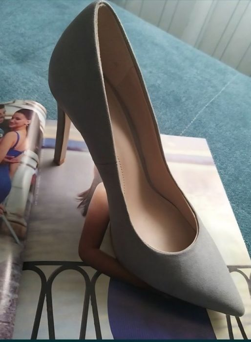 Pantofi cu toc cui