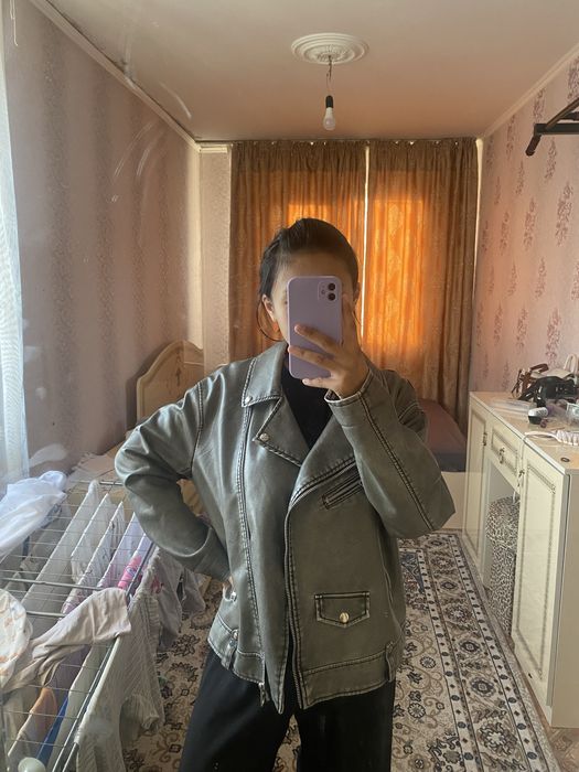 Кожаная куртка серый