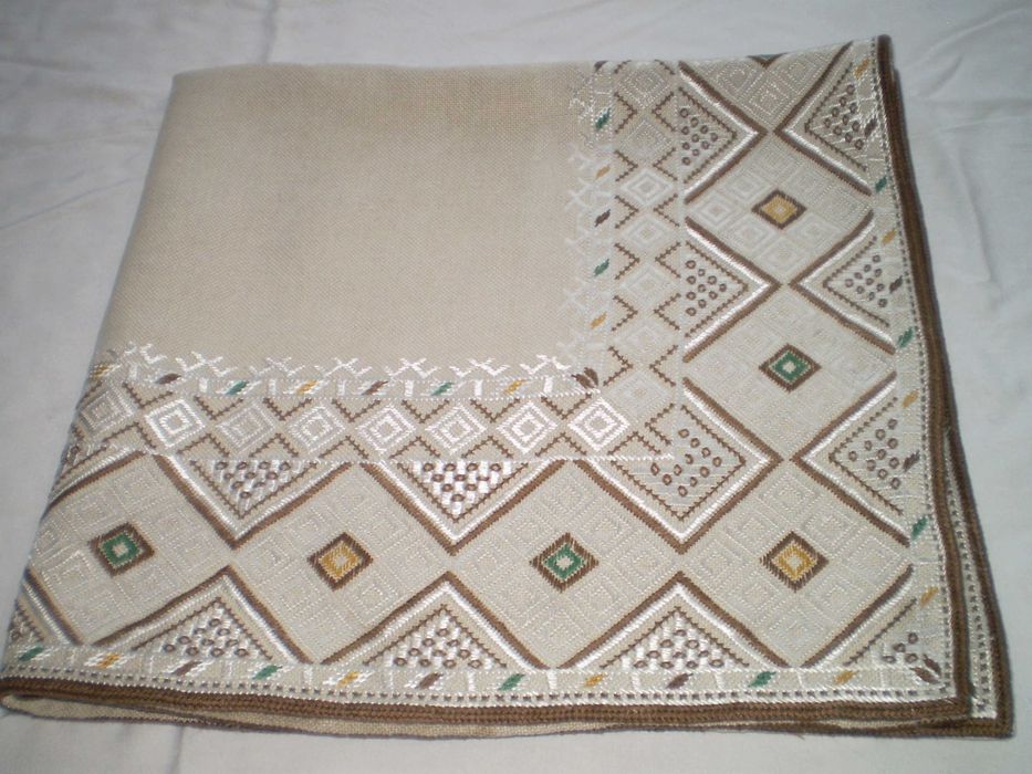 Покривка за маса ръчно бродирана ленена покривка подходяща за всеки