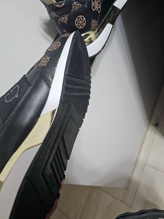 Маратонки Guess 37