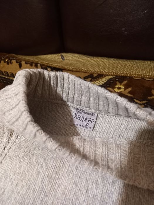 Свитера мужские продаются