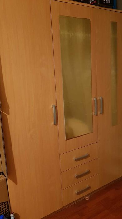 Трикрилен гардероб, запазен в добро състояние