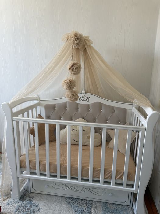 Кровать детская белая