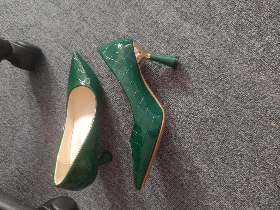 Продам новый туфли