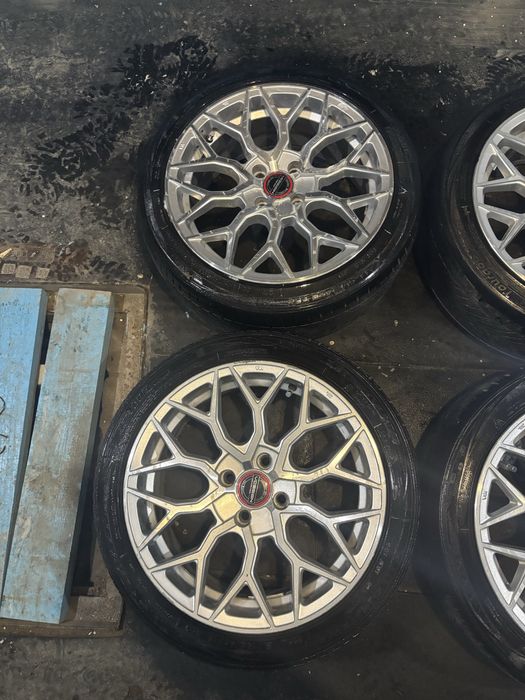 Продам комплетк диски  с резиной