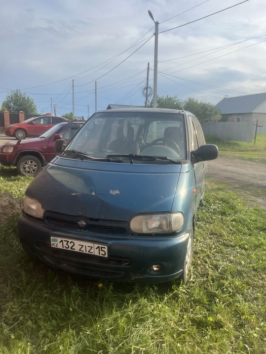 Продаю Nisan SERENA 1997