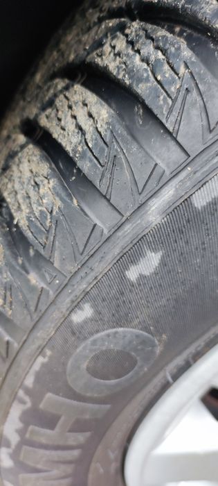 Продавам железни джанти с гуми 5х100/ 15 цола.