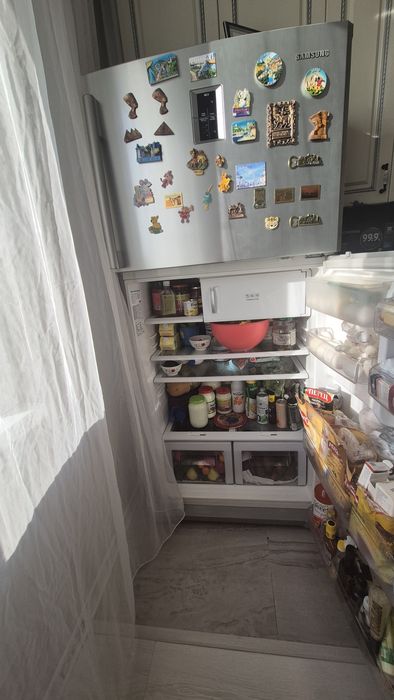 Холодильник Samsung