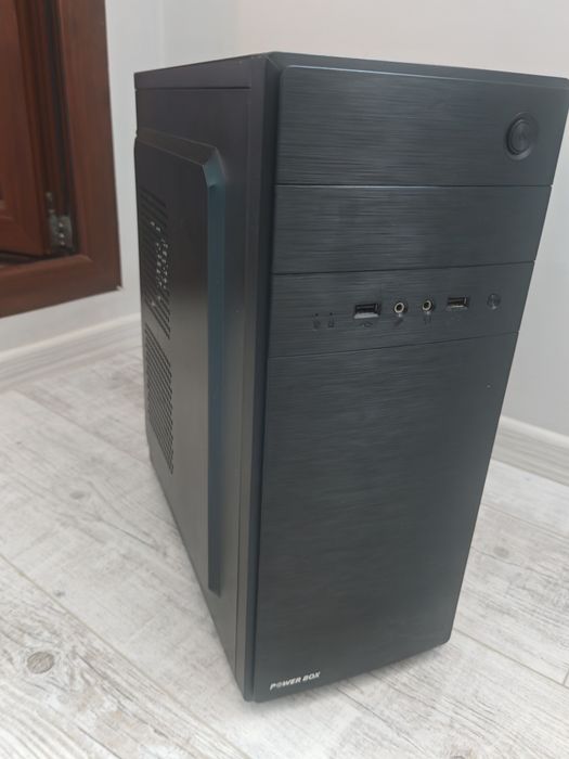 Настолен офис компютър i5 9400 256 GB SSD 8Gb RAM DD4