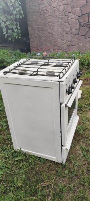 Продам газ плиту