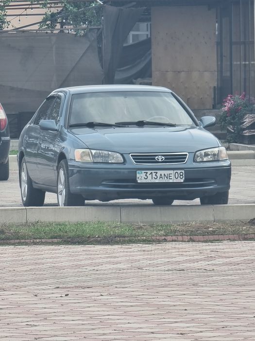 Тойота камри 25 2000год