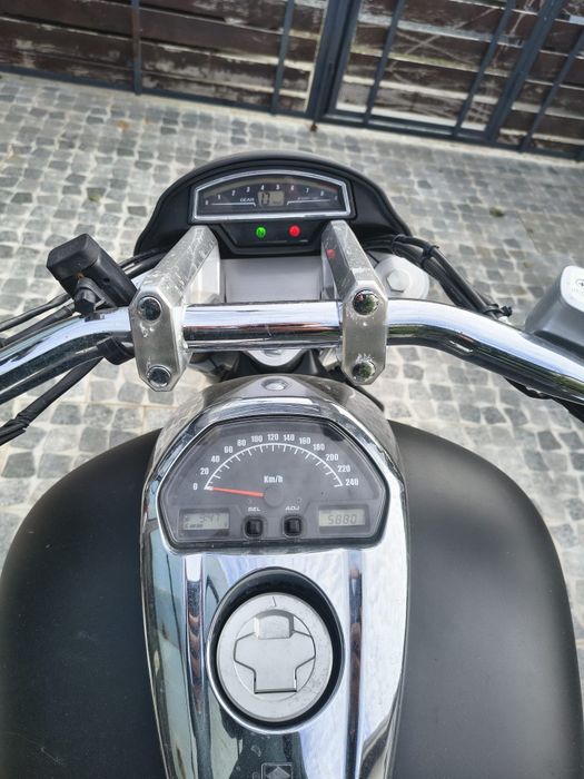 Suzuki intruder M109R