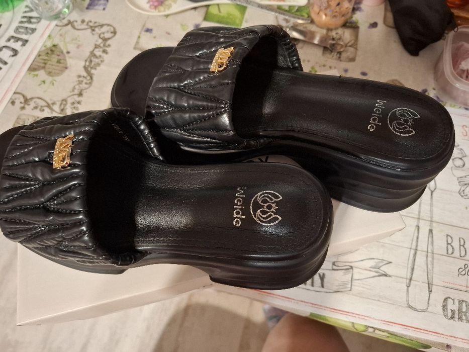 Дамски чехли чисто нови!