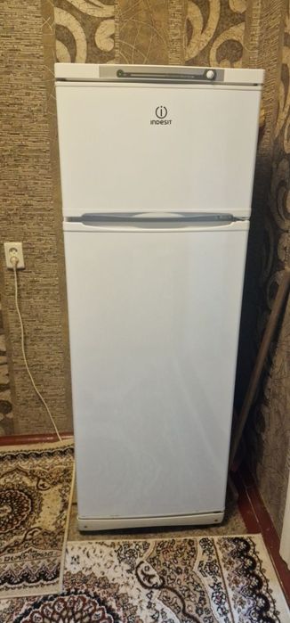 Продаётся холодильник индесит в хорошем состоянии