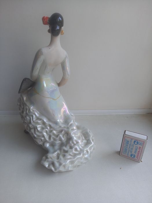 Фарфоровые статуэтки