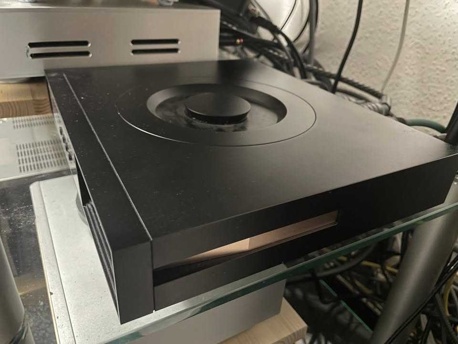 Продавам CD транспорт SMSL VMV T2