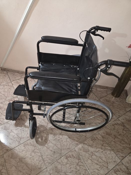Кожена Инвалидна Количка