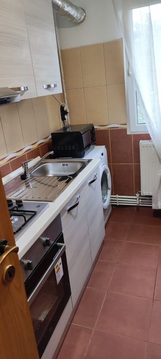 2 camere bld.Socolo zona Podu ros