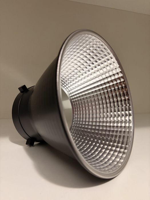 Студийный свет Amaran 200x S