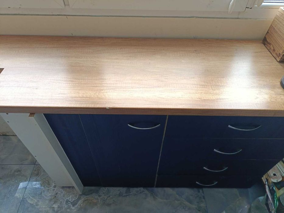 Кухненски шкафове с термо плот