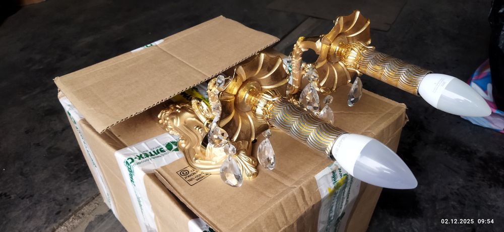 Люстра в спальню и два бра